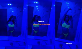 Melek Özçağan OF ve instagram ifşa videoları part 2 Posteri
