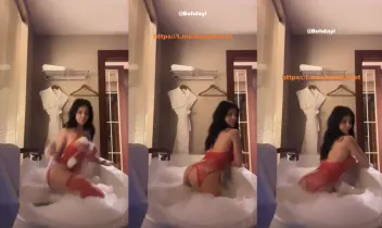 Melek Özçağan OF ve instagram ifşa videoları part 9 Posteri