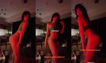 Melek Özçağan instagram abonelik ifşa videoları part 4 Posteri