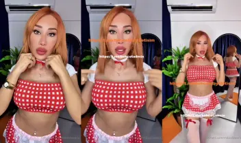 Mika Slowana Onlyfans İfşa videoları voll 15 Posteri