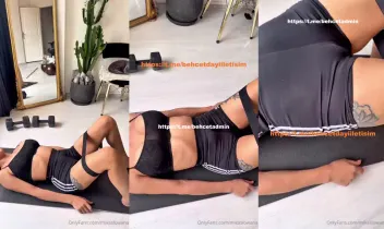 Mika Slowana Onlyfans İfşa videoları voll 19 Posteri
