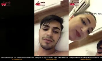 Kadın, Kardeşini Anal Seksle Sıcak Ablaya İkna Ediyor Posteri