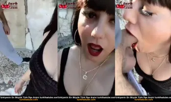 Sakso Cazibe Yarrak Ağzına Çekerken Boşalıyor Posteri