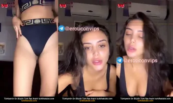 Sakso-oral seks, kandırmış gibi seksi bir şekilde arkadan gelen güzel bir kadın kardeşin çıplak kalçalarını tokatladı. Posteri