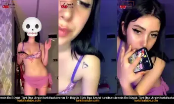 İzlemek için çıplak, seksi bir bayanın arkasını sarma Posteri