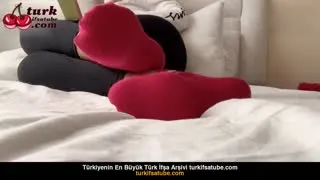 Mistress Ayeste Koltukta Çıplak Ayağını Gösteriyor Posteri