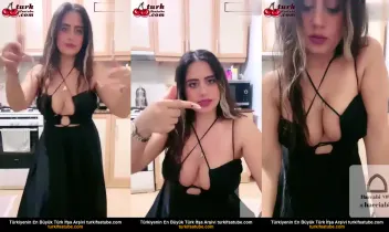 Araplar için Aisha Elbi, siyah gece elbisesiyle dans ediyor  