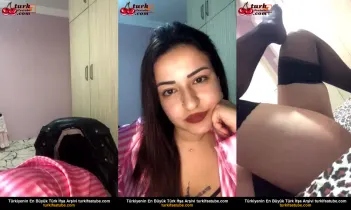 Sarışın ablası çıplak mastürbasyon Posteri