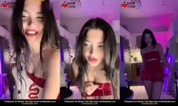 Canlı Yayında Bigo Kitana'nın Çıplak Ayağında Topuklular  