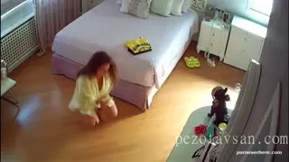 Odasında Çıplak Seksi İngiliz Kız - Part 3  