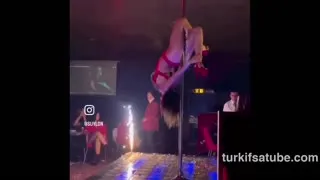 suynesli (summmn) Youtube Katıl ifşa videoları - Diskoda Dans Posteri