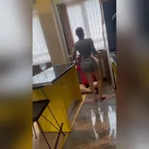 Dilek Kaya ve onun o kadar insanoğlu hizmetkarlarına kedi yemesi yiyorlar Posteri