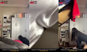 Elanur Ayan, Kıyafetini Düzenledi Posteri