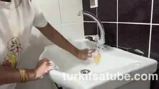 Eda Nur Kılıç Youtube Katıl ifşa - Foşur foşur banyo temizliği Posteri