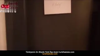 Yılanın Sıkılması MayaMax'ta Cazibesi Posteri
