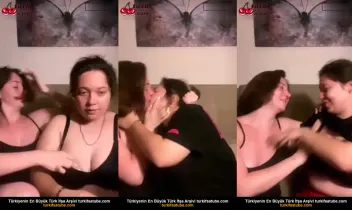 Canlı Yayında Sakso-oral Çifti Açıklık  