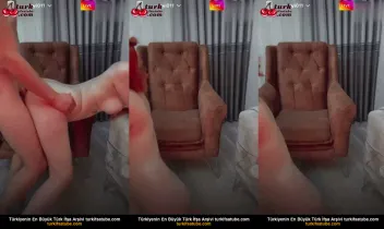 Dövmeli Liseli Porno Irem, Sikişirken Ayakta Duruyor Posteri