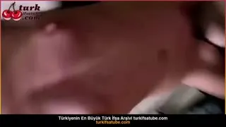 Lise öğrencisi çıplak olarak arkadan zıplayarak atlıyor Posteri