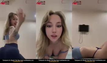 Luna Cazibe Çıplak Gösterisi Yapıyor Posteri