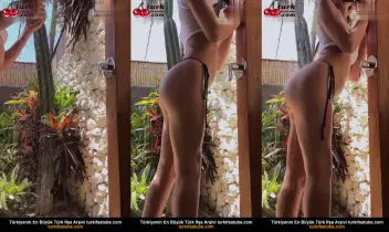 Üvey Anne Havuzdan Çıkarken Dildo Kullanıyor Üvey Anne Havuzdan Çıkarken Dildo Kullanıyor Posteri