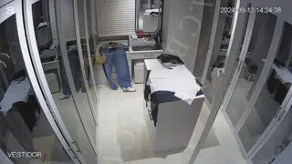 Şarışın giyinme odasında çırılçıplak Part 11  