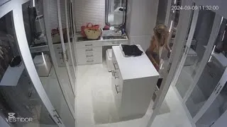 Şarışın giyinme odasında çırılçıplak Part 17  