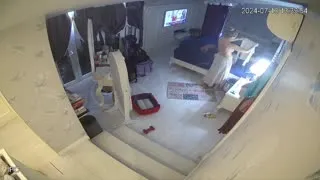 Sarışın MILF giyinme odasında soyunuyor Part 22  