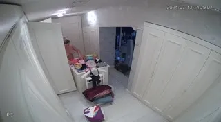 Sarışın MILF giyinme odasında soyunuyor Part 28  