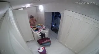 Sarışın MILF giyinme odasında soyunuyor Part 29  