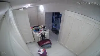 Sarışın MILF giyinme odasında soyunuyor Part 33  