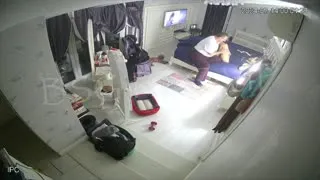 Sarışın MILF giyinme odasında soyunuyor Part 6  