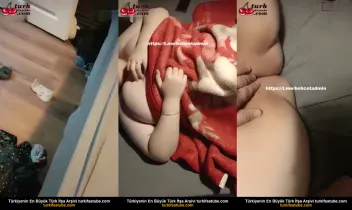 Koca, karısı gibi seksi bir kadınla seks yapıyor Posteri