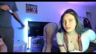 bangBerry Stripchatte yayın açan Türkler Anal ve Grup Sikiş hardcore videoları, Götten sikilmek çok hoşuna gidiyor Part  2 Posteri