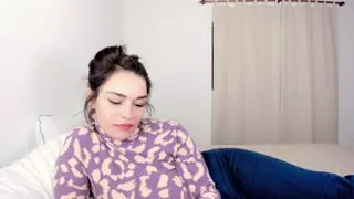 Fotomodel Zeynep StripChat ifşa videoları part 10 Posteri