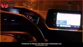 Yağmurda ıslanan bir kadını eve atıp sikiyor Posteri