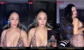 Efsane Bayanın Sakso Sahnesini Takip Edin  