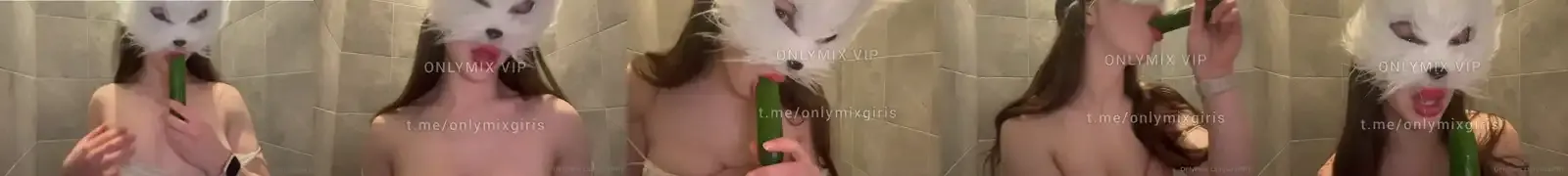 Sudefit ifşa Banyoda salatalığı ağzında gezdirdi