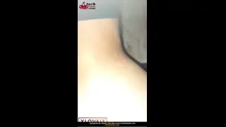 Güzel kadın kandırıldığında çıplak bir şekilde içeri giriyor Ön İzleme