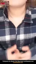 Sürtük Zeynep, amcık okşuyor, nargile içiyor Ön İzleme
