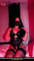 Çilekli kız, seksi kostümle çıplak bir şekilde yayınlandı Ön İzleme