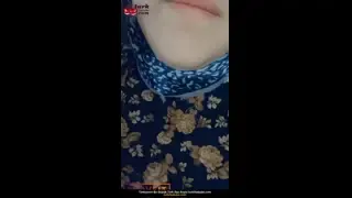 Dul türbanlı komşunun ağzına veriyor Ön İzleme