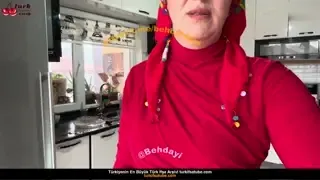 Kadın Sözlü Seks Eğlencesi, Muazzam Kalça Türbanlı Ön İzleme