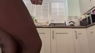 Hannah (It’s Hannah) Patreon ifşa Temizlik video Part 34 Ön İzleme