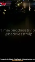 Kız kardeşler çırılçıplak ve çıplak arkadan gelip bizi kandırıyorlar Ön İzleme