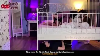 Açık Acnoctem, Ayça Çağan'ın Yatağında Amcığı Parlatıyor Ön İzleme
