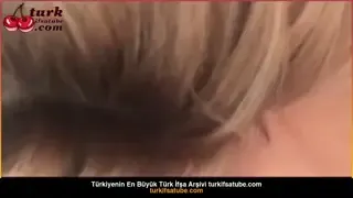 Sarışın milf, seksi bir şekilde penisini çıplak olarak kandırıyor Ön İzleme