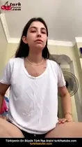 Selen, Sıkıcı Kardeşinin Arkadaşı Olduğu Kadın Çıplak Olarak Kandırıyor Ön İzleme