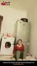 Türbanlı Öğretmen, Mutfakta Çıplak Bir Yayın Yapıyor Ön İzleme