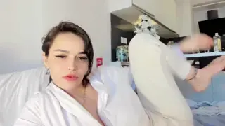 Fotomodel Zeynep StripChat ifşa videoları part 14 Ön İzleme