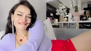 Fotomodel Zeynep StripChat ifşa videoları part 81 Ön İzleme